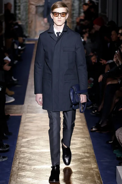 Look 17